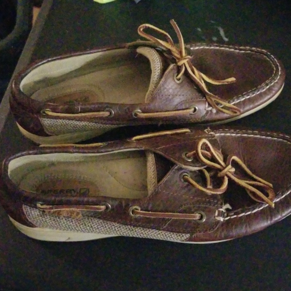 Almost new womans sperrys